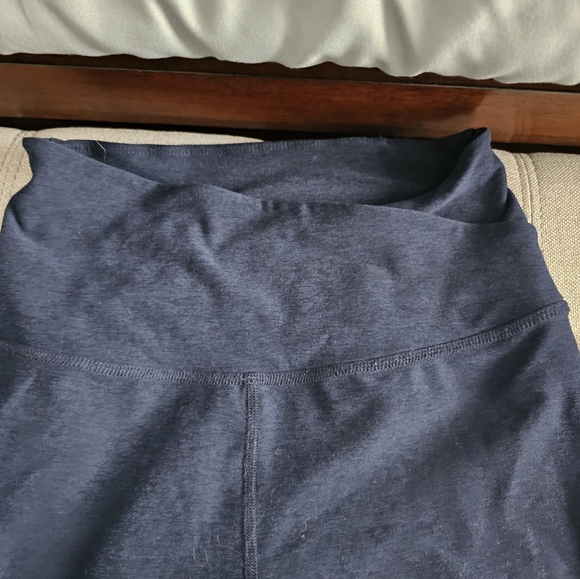 Beyond Yoga Navy Leggings Size S/p - Picture 3 of 6